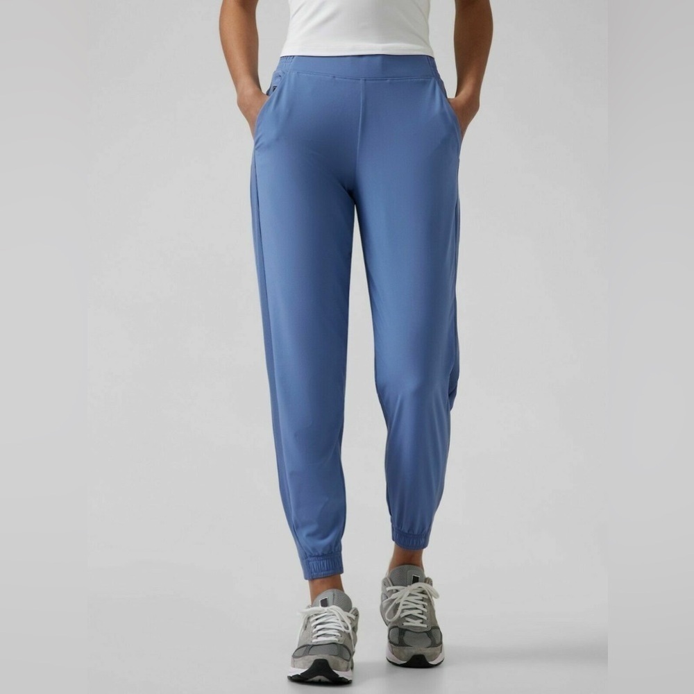 Athleta Brooklyn Jogger‎ in Cottage Blue 6 Petite